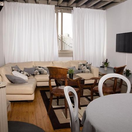 Duplex Dernier Etage Avec Terasse A Deux Pas De La Grand Place Brussels Ngoại thất bức ảnh
