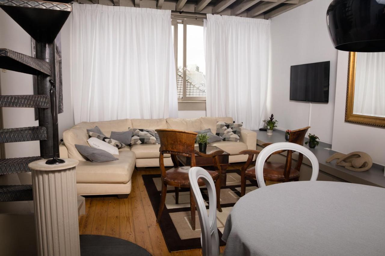 Duplex Dernier Etage Avec Terasse A Deux Pas De La Grand Place Brussels Ngoại thất bức ảnh